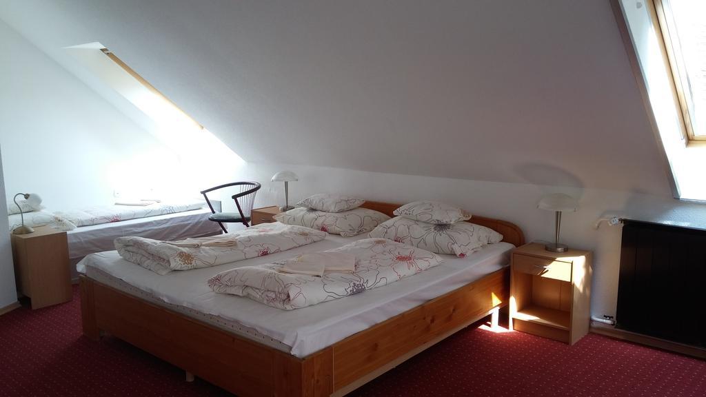 Polgarmester Etterem Es Panzio Fertoszeplak Room photo